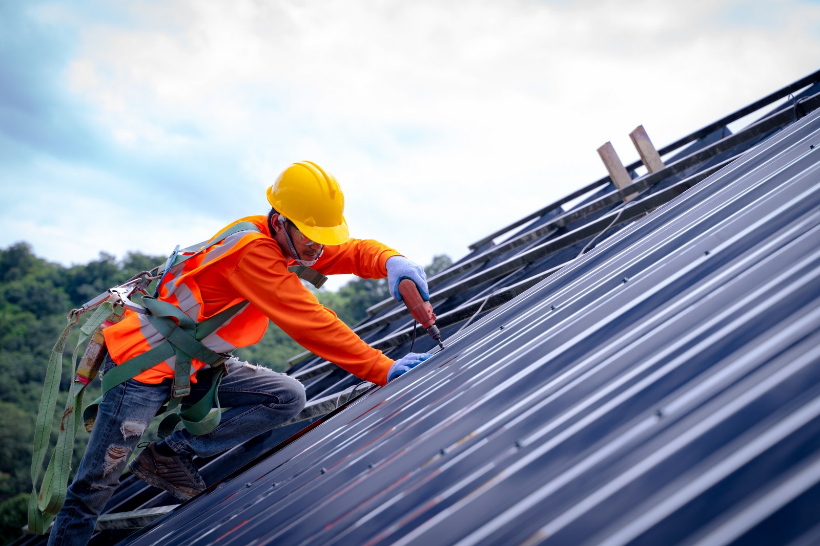 5 Reasons You May Need To Hire A Metal Roofing Contractor 1 1